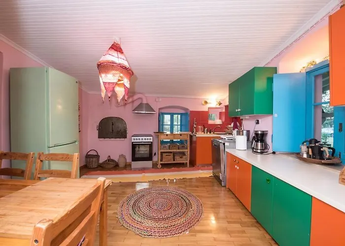 Lefkada's Bohemian * Kalligoni